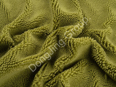 3W2226-Yeşil içi boş jakarlı dönen top faux fur fabric